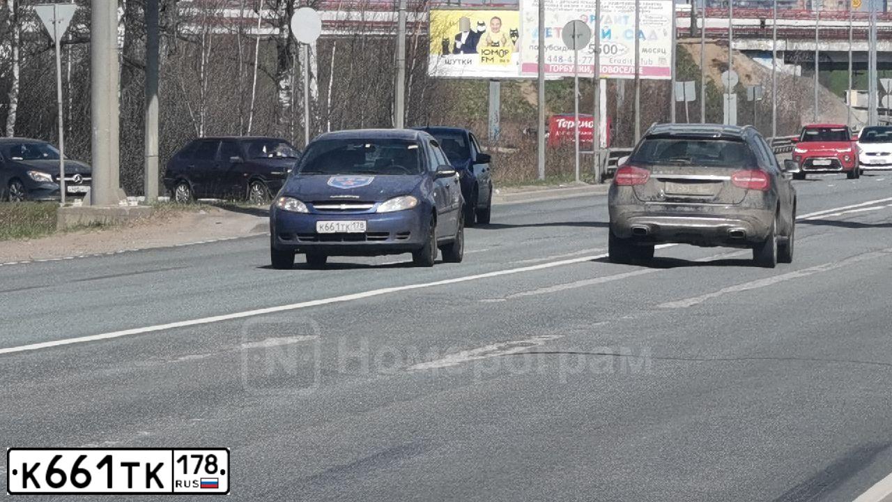 Фото автомобиля CHEVROLET LACETTI, 2007 — госномер О875СМ78. Цвет: синий