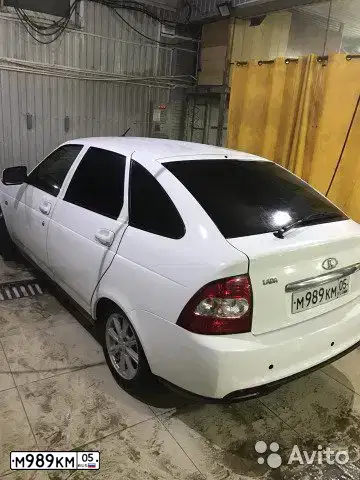 Фото автомобиля LADA 2172 PRIORA, 2012 — госномер К106НУ126. Цвет: Белый