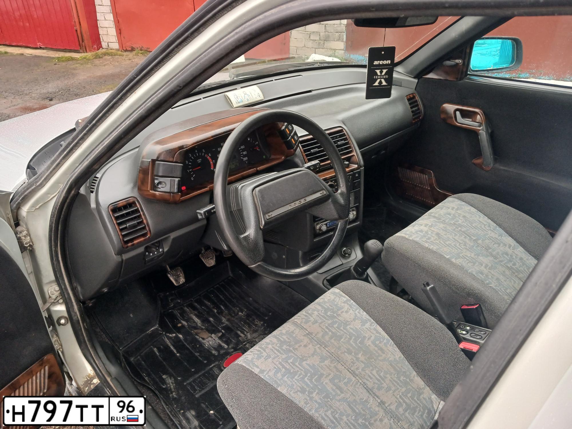 Фото автомобиля CHEVROLET LACETTI, 2010 — госномер Н797ТТ96. Цвет: Красный