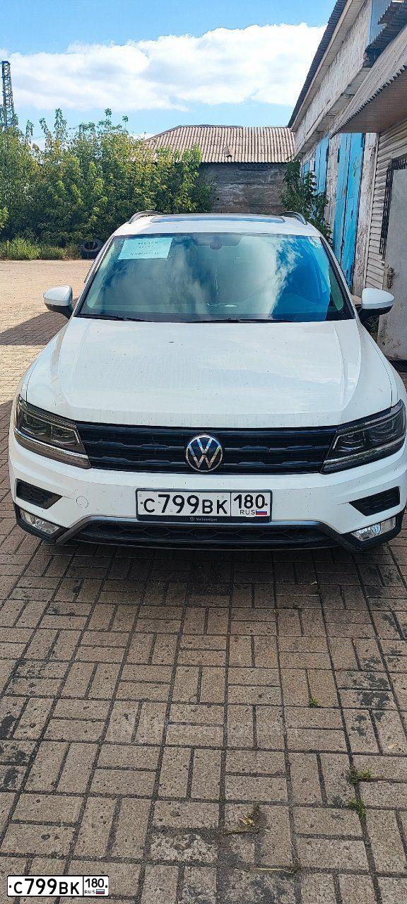 Фото автомобиля VOLKSWAGEN TIGUAN, 2019 — госномер С799ВК180. Цвет: Белый