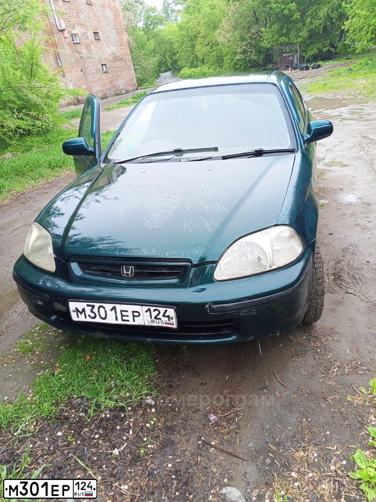 Фото автомобиля HONDA CIVIC, 1999 — госномер М301ЕР124. Цвет: ЗЕЛЕНЫЙ
