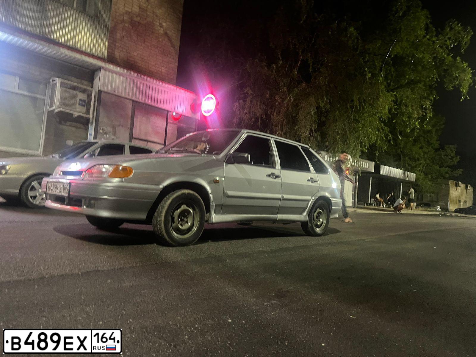Фото автомобиля LADA 2114 SAMARA, 2008 — госномер В489ЕХ164. Цвет: СВЕТЛО-СЕРЕБРИСТЫЙ МЕТАЛЛ
