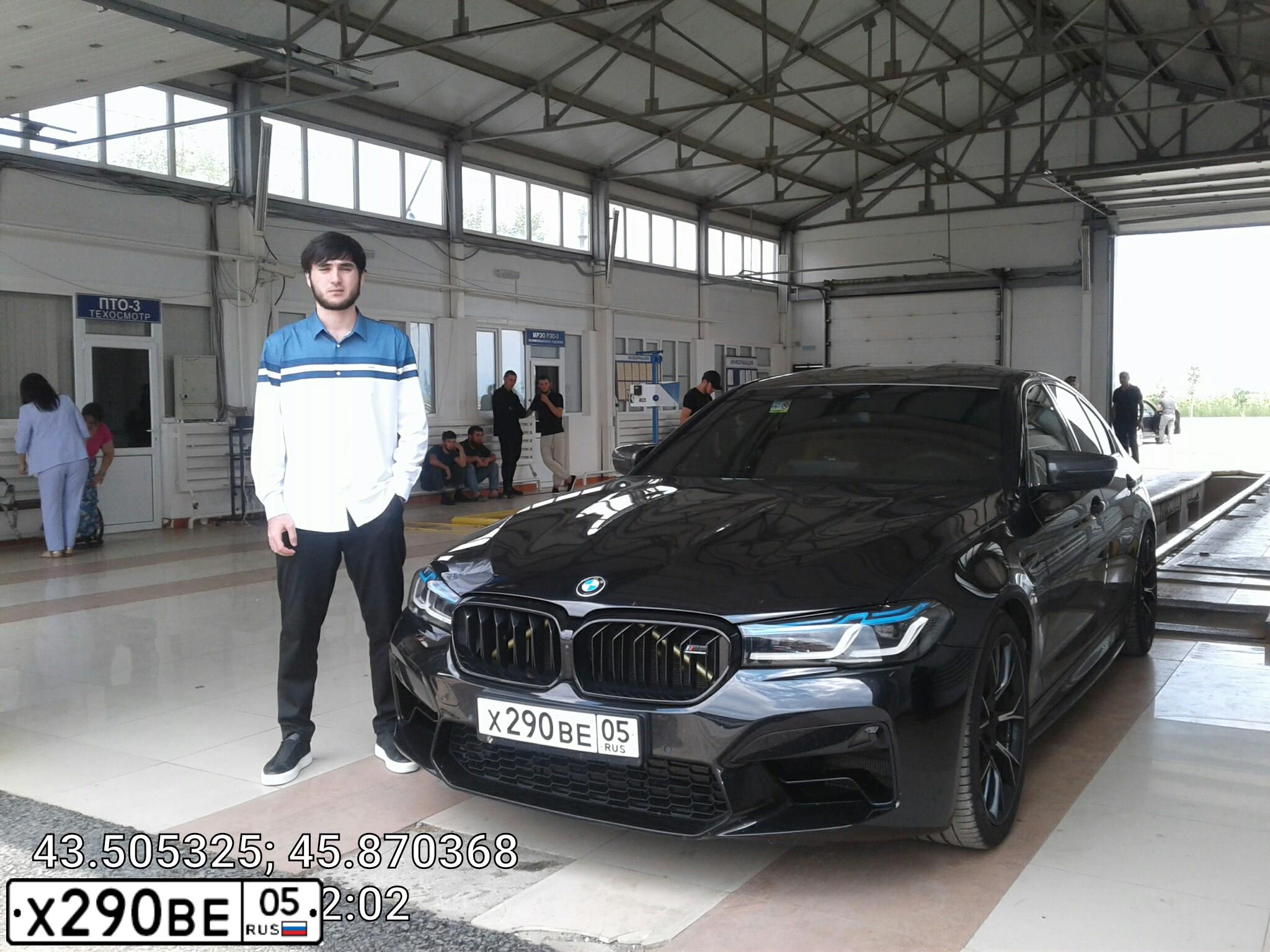 Фото автомобиля BMW M5, 2019 — госномер У658ВС76. Цвет: ЧЕРНЫЙ
