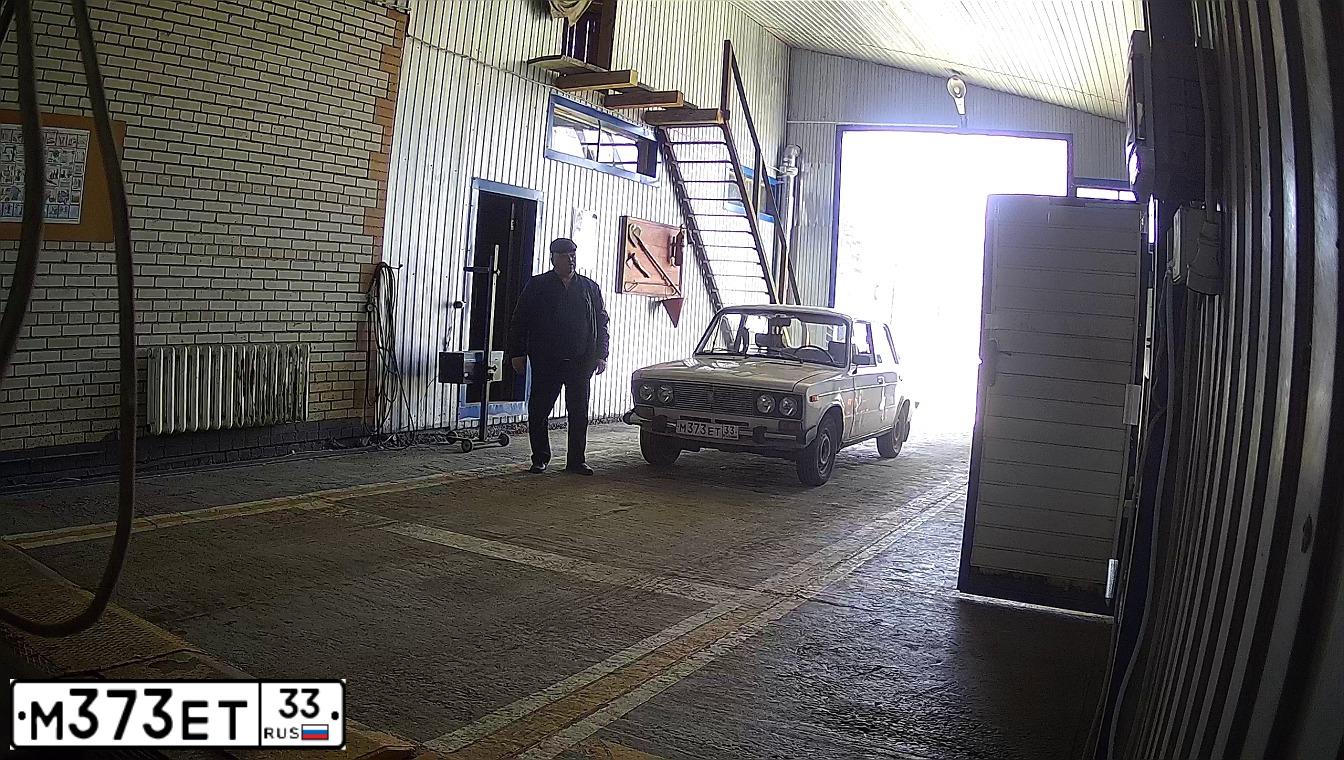 Фото автомобиля LADA 2106, 1988 — госномер М373ЕТ33. Цвет: БЕЖЕВЫЙ