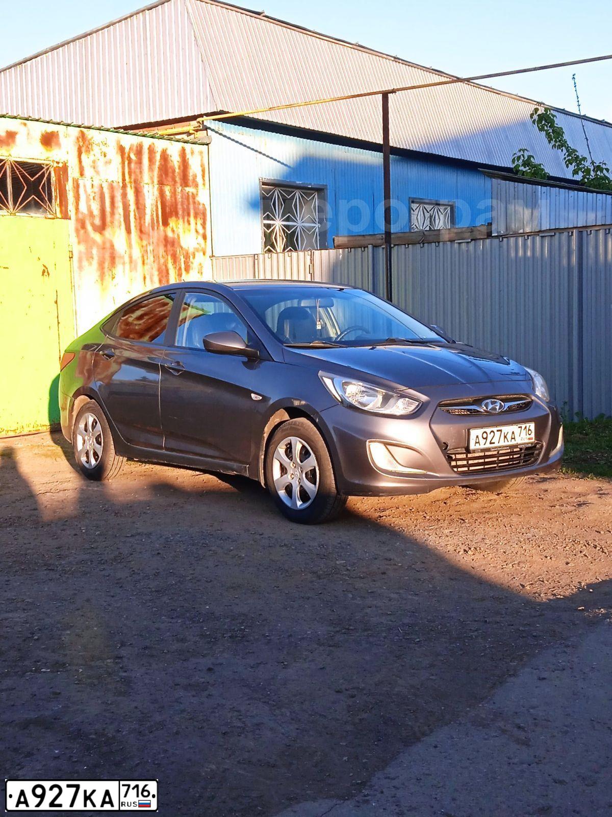 Фото автомобиля HYUNDAI SOLARIS, 2011 — госномер А927КА716. Цвет: ЧЕРНО-СЕРЫЙ