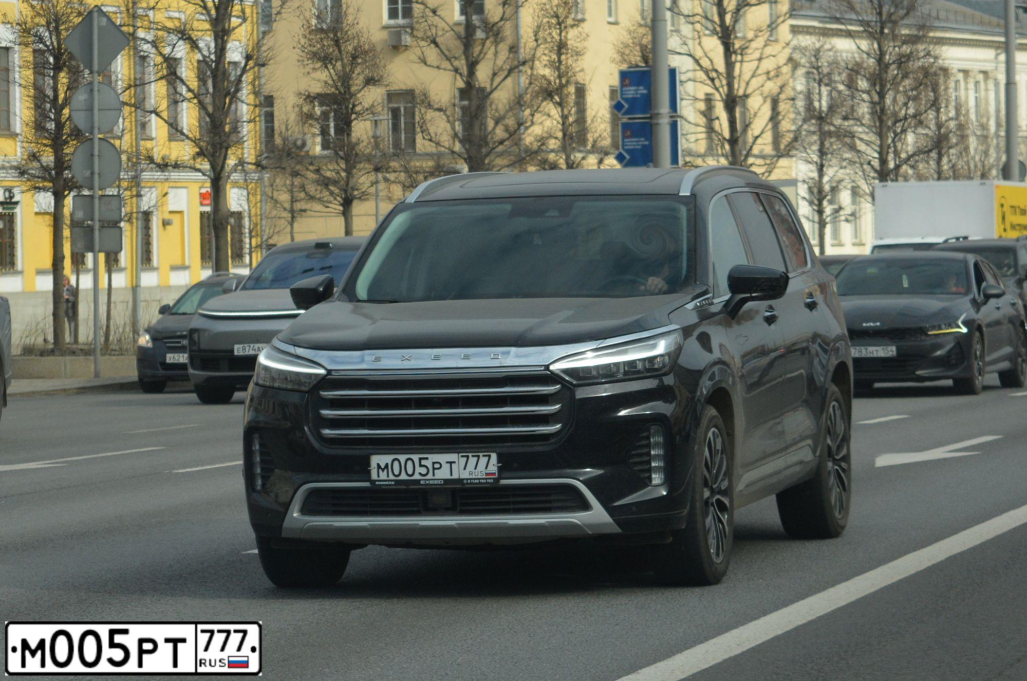 Фото автомобиля CHEVROLET CAPTIVA, 2007 — госномер С032НЕ98. Цвет: ЧЕРНЫЙ