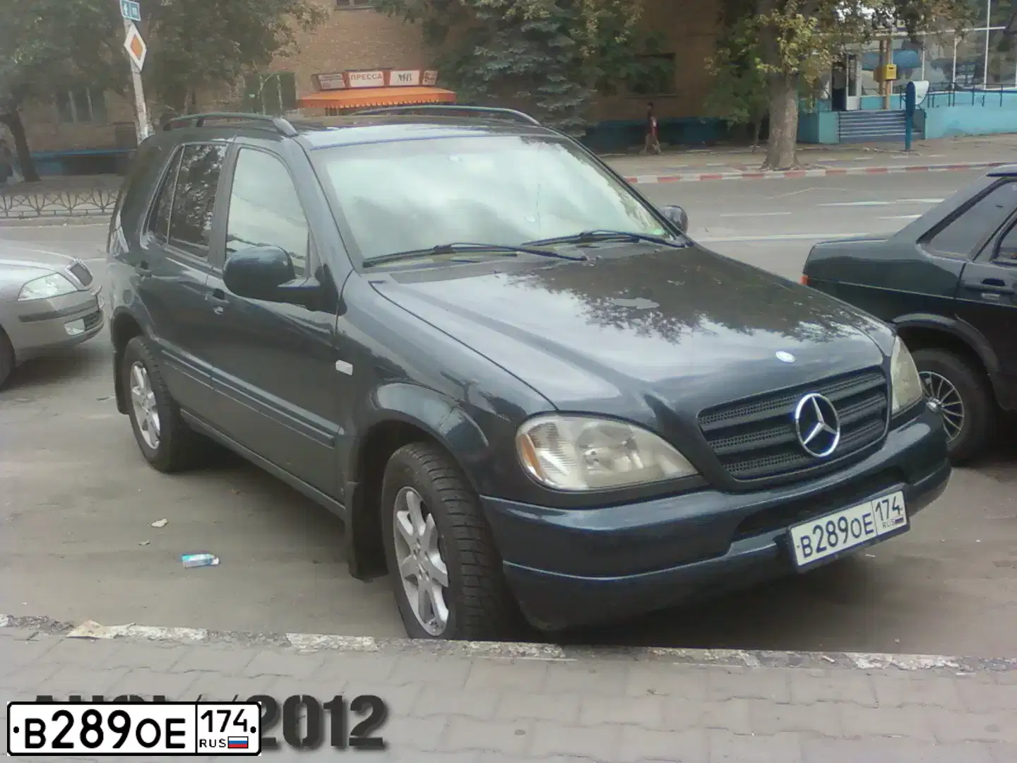 Фото автомобиля MERCEDES M-KLASSE, 2000 — госномер В289ОЕ174. Цвет: ТЕМНО-СИНИЙ