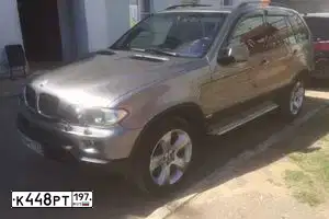 Фото автомобиля BMW X5, 2005 — госномер К448РТ197. Цвет: СЕРЫЙ