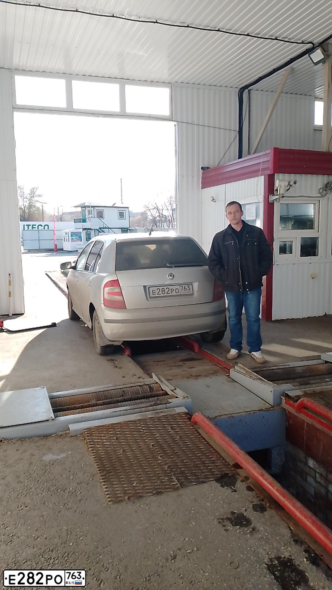 Фото автомобиля SKODA FABIA, 2006 — госномер Е282РО763. Цвет: Серебристый
