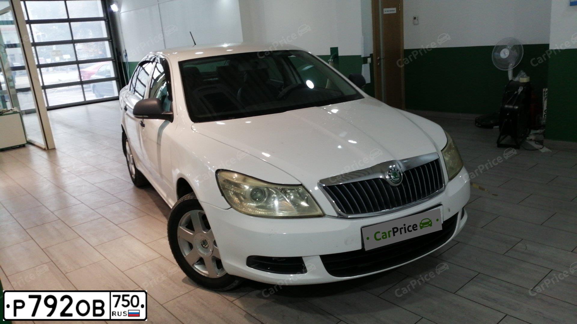 Фото автомобиля SKODA OCTAVIA, 2013 — госномер В297УА09. Цвет: БЕЛЫЙ ЖЕЛТЫЙ СЕРЫЙ