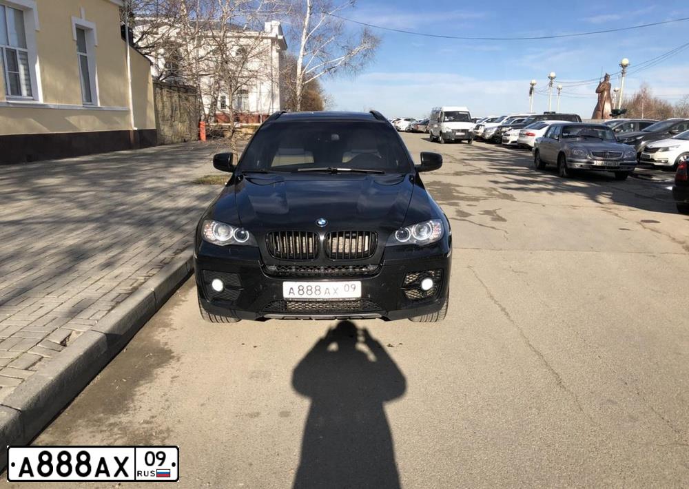 Фото автомобиля MERCEDES GLK-KLASSE, 2009 — госномер А600ХК09. Цвет: ВИШНЕВЫЙ