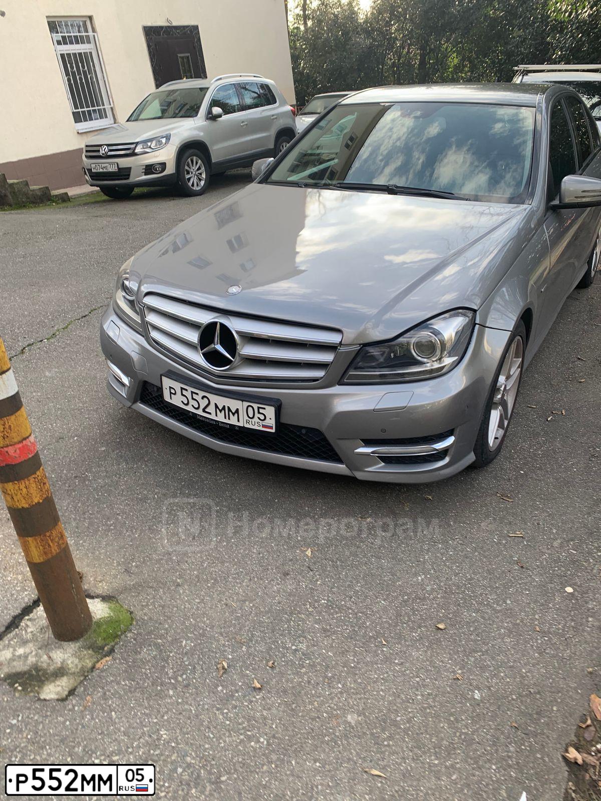 Фото автомобиля MERCEDES C-KLASSE, 2011 — госномер Н648ОК190. Цвет: СЕРЫЙ