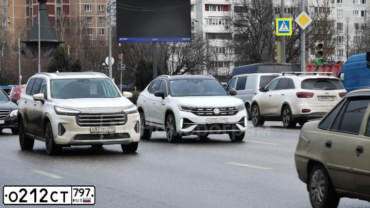 Фото автомобиля VOLKSWAGEN TAYRON Х, 2024 — госномер О212СТ797. Цвет: Белый