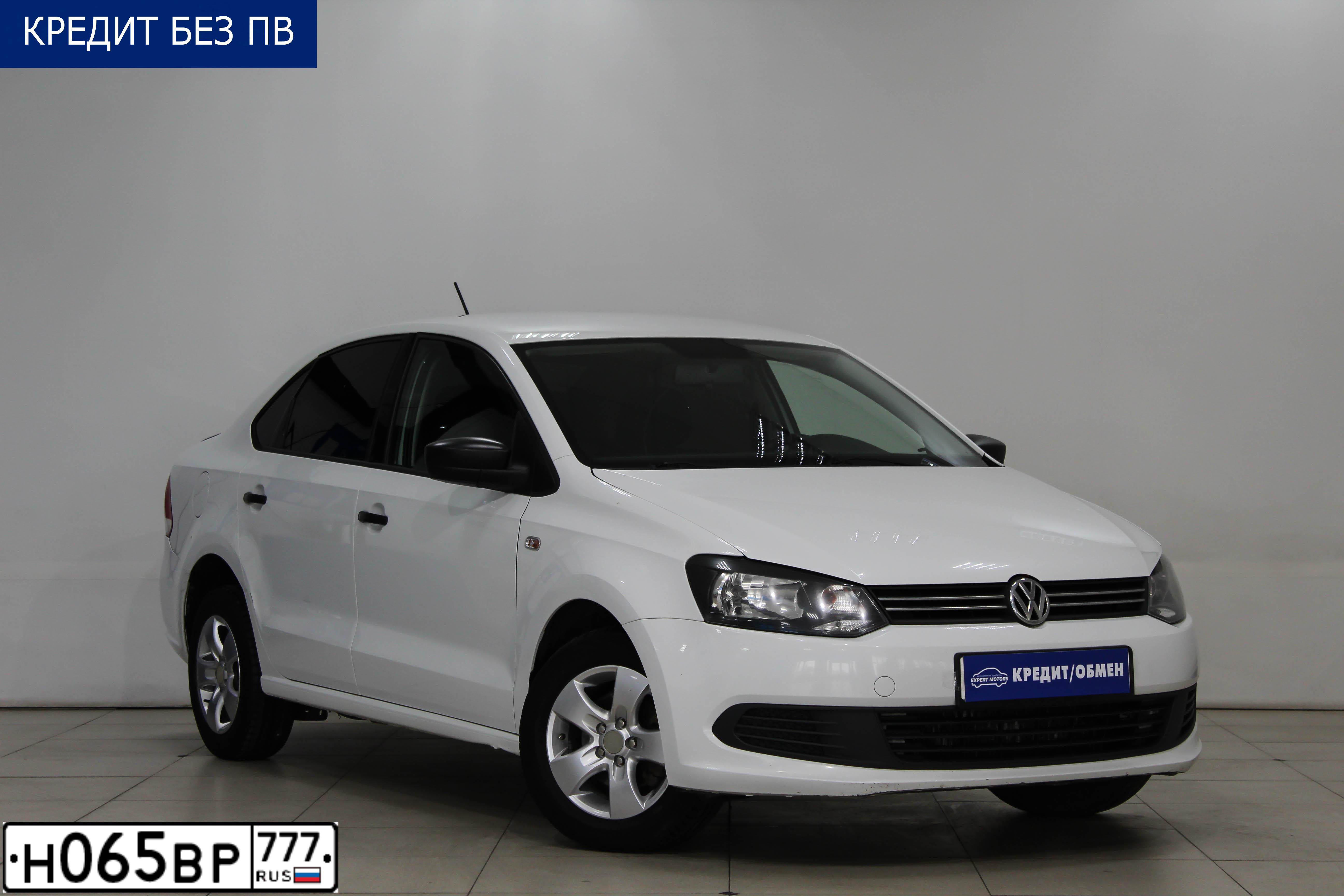 Фото автомобиля VOLKSWAGEN POLO, 2014 — госномер Т271КТ31. Цвет: Белый