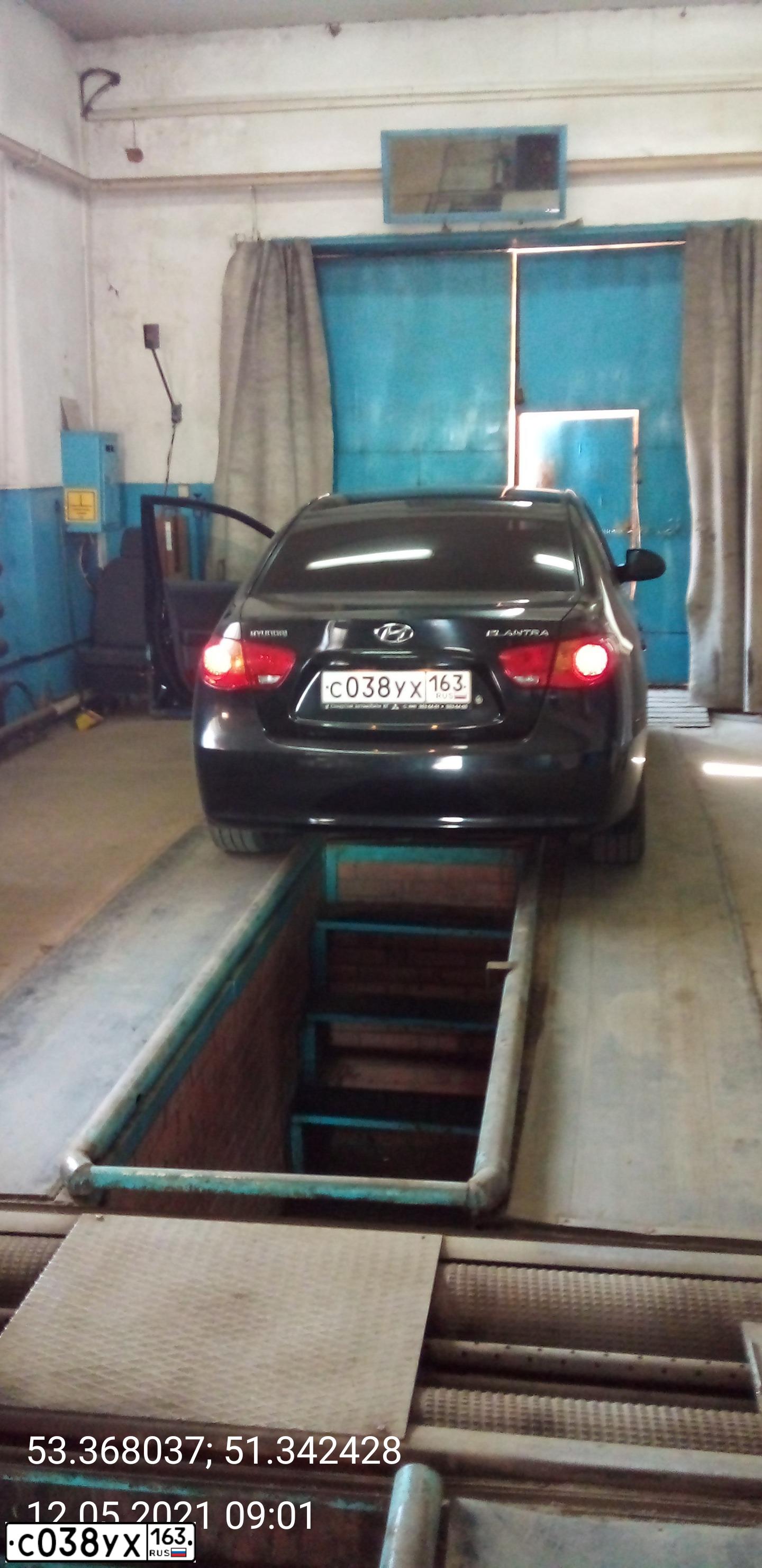 Фото автомобиля HYUNDAI ELANTRA, 2006 — госномер М050РУ763. Цвет: ЧЕРНЫЙ