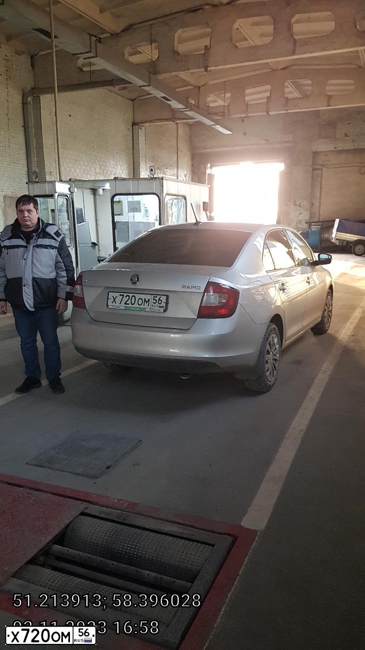 Фото автомобиля SKODA RAPID, 2018 — госномер Х720ОМ56. Цвет: Серебристый