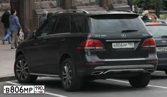 Фото автомобиля MERCEDES GLE-KLASSE, 2015 — госномер В806МР190. Цвет: ЧЕРНЫЙ