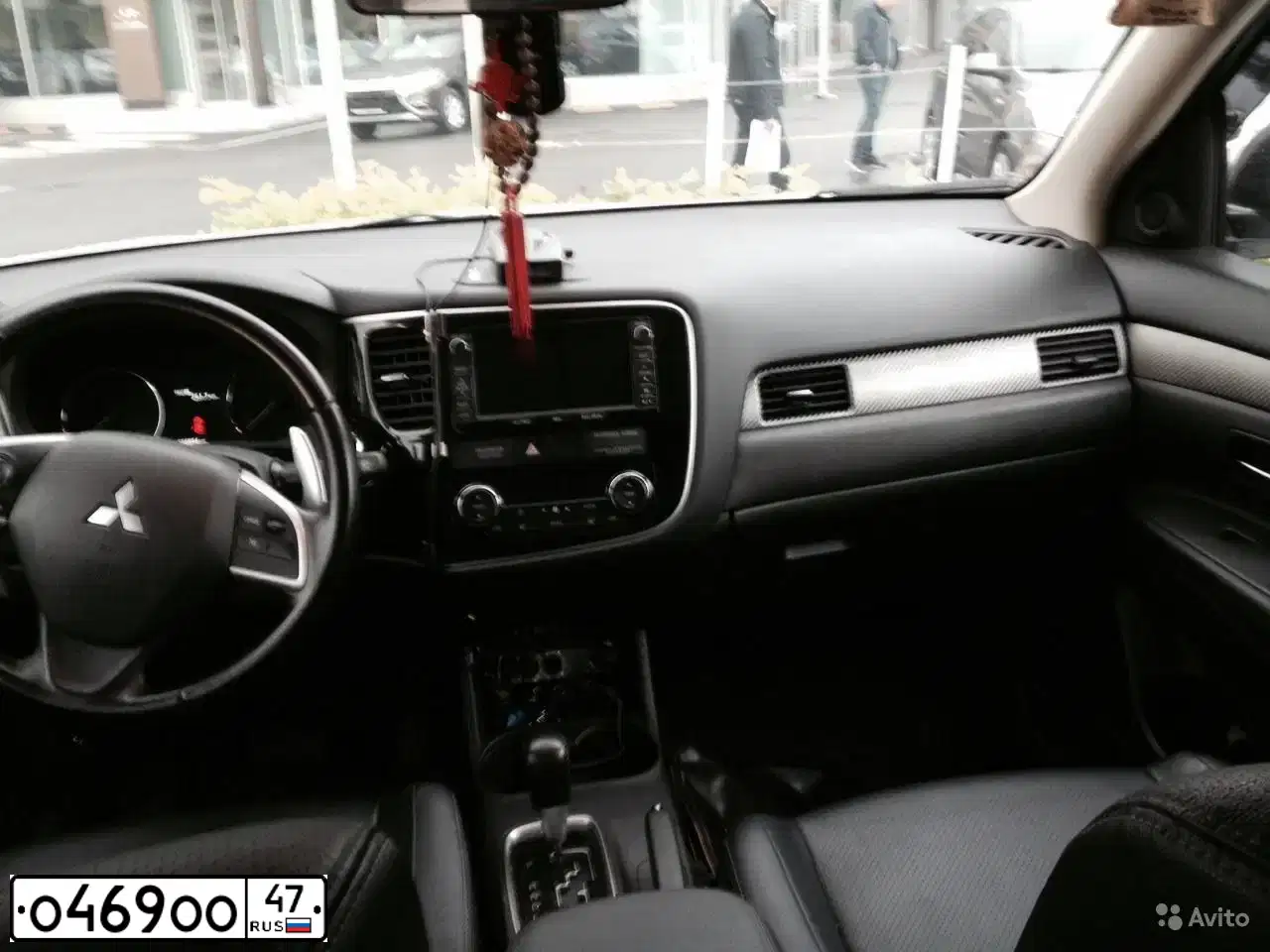 Фото автомобиля MITSUBISHI OUTLANDER, 2012 — госномер О469ОО47. Цвет: БЕЛЫЙ