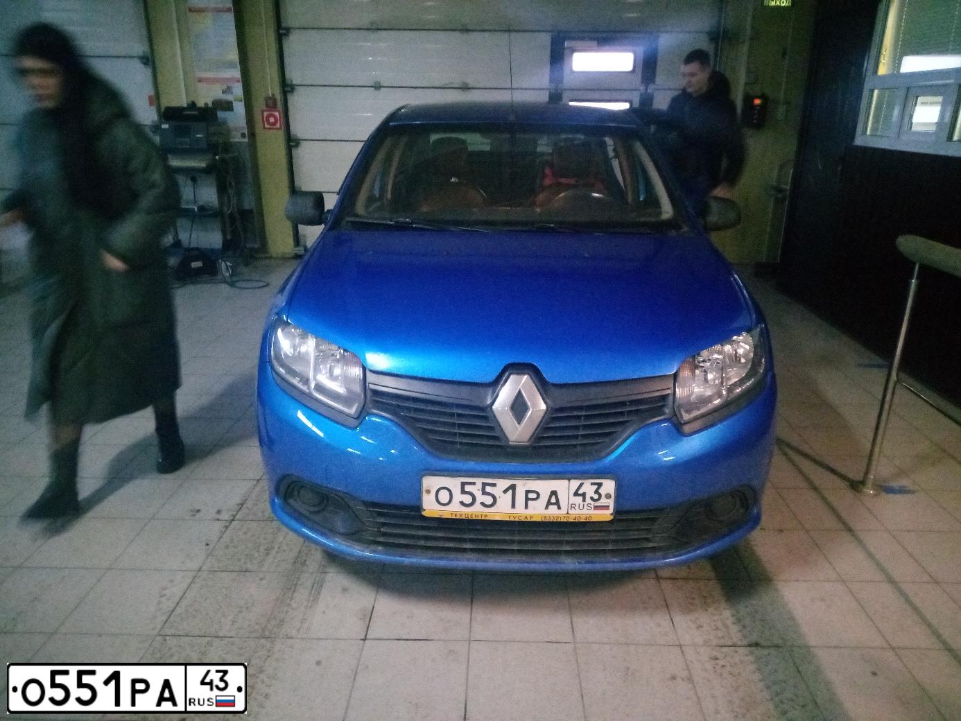 Фото автомобиля RENAULT LOGAN, 2015 — госномер В462СВ43. Цвет: СВЕТЛО-СИНИЙ