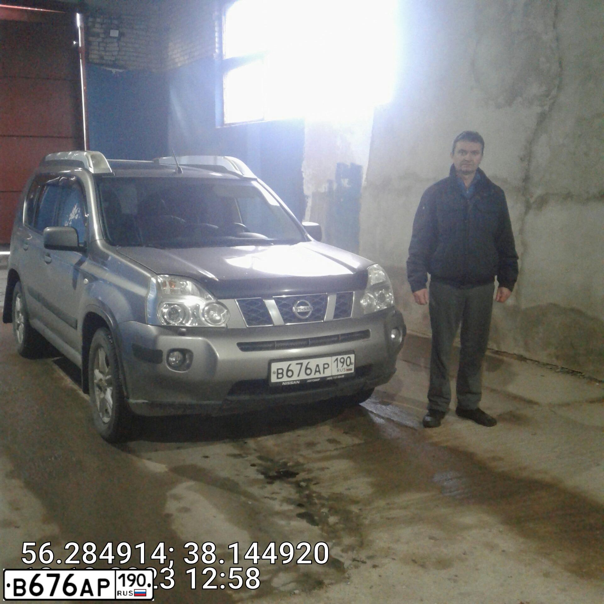 Фото автомобиля NISSAN X-TRAIL, 2008 — госномер В676АР190. Цвет: СЕРЫЙ