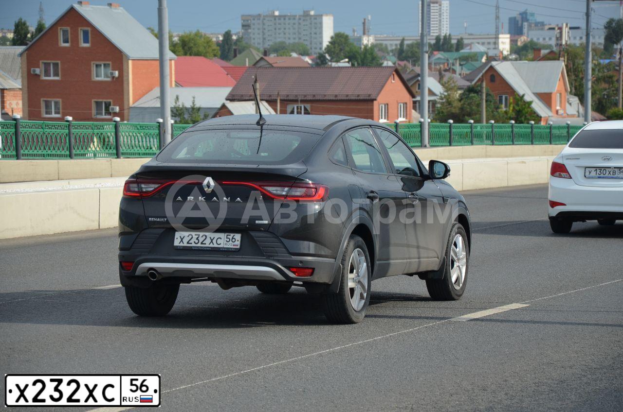 Фото автомобиля RENAULT ARKANA, 2019 — госномер Х232ХС56. Цвет: ЧЕРНЫЙ