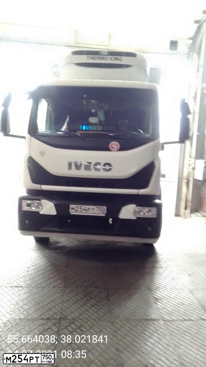 Фото автомобиля IVECO EUROCARGO, 2017 — госномер М254РТ750. Цвет: БЕЛЫЙ