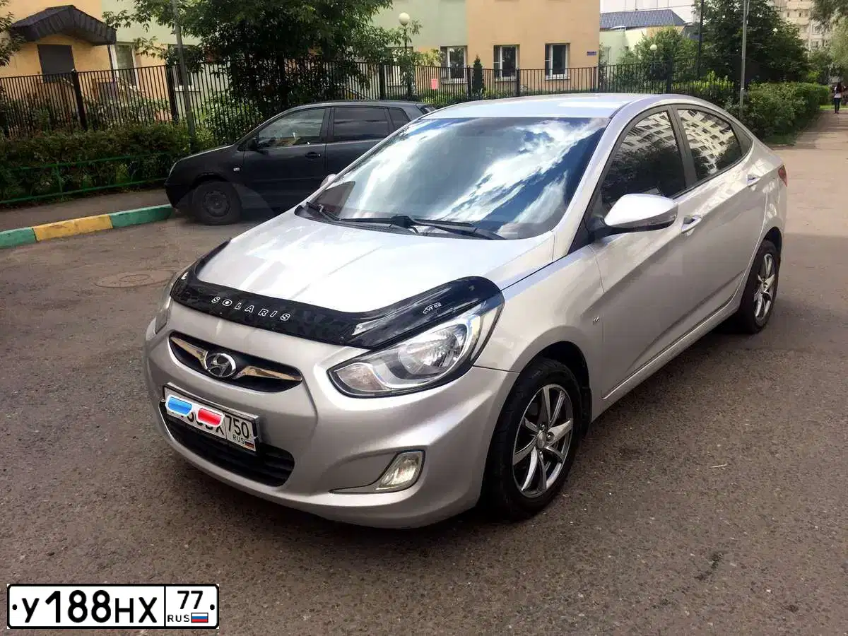 Фото автомобиля NISSAN QASHQAI, 2012 — госномер Т665ХТ22. Цвет: Белый