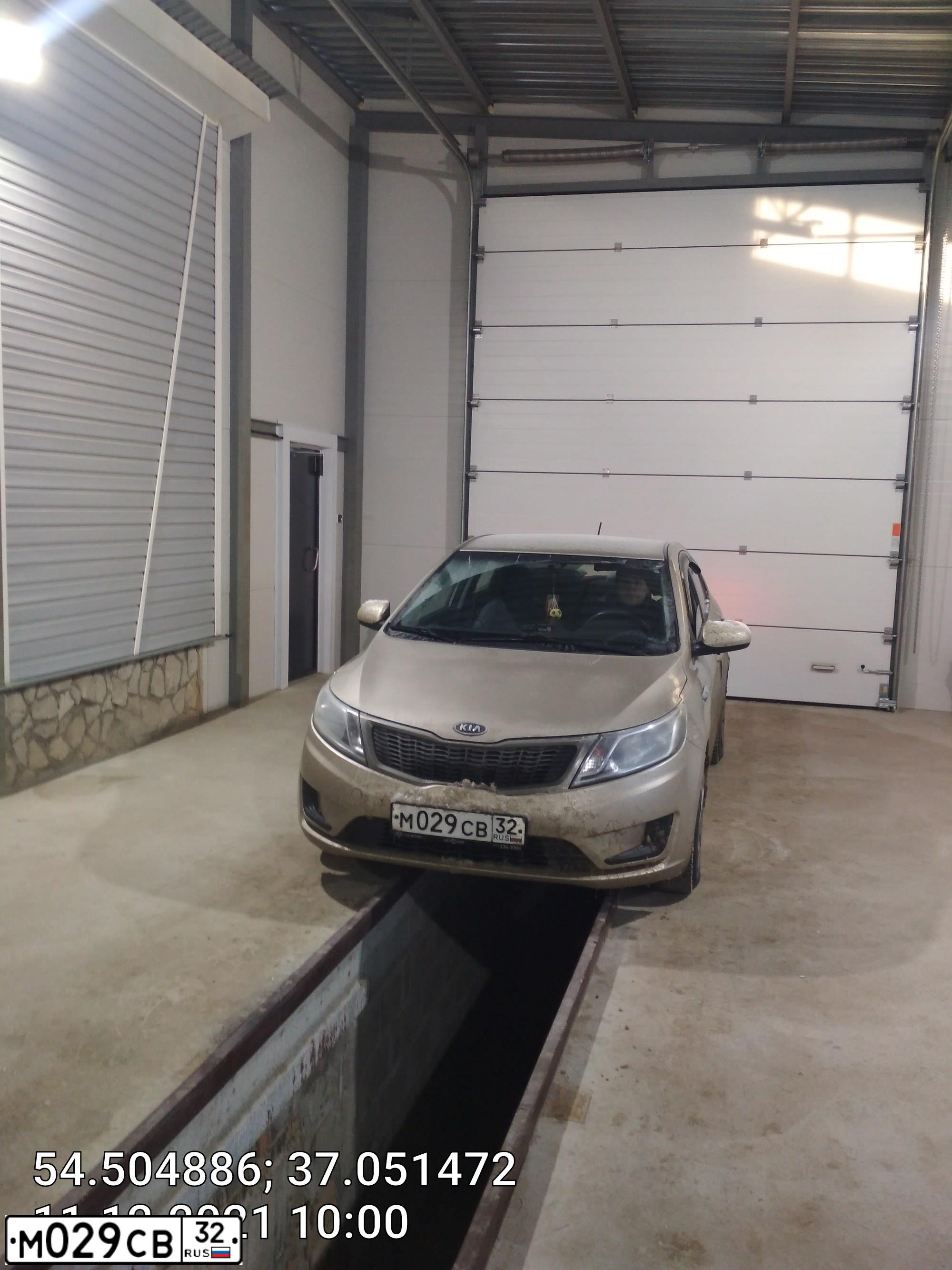 Фото автомобиля KIA RIO, 2011 — госномер М029СВ32. Цвет: БЕЖЕВЫЙ