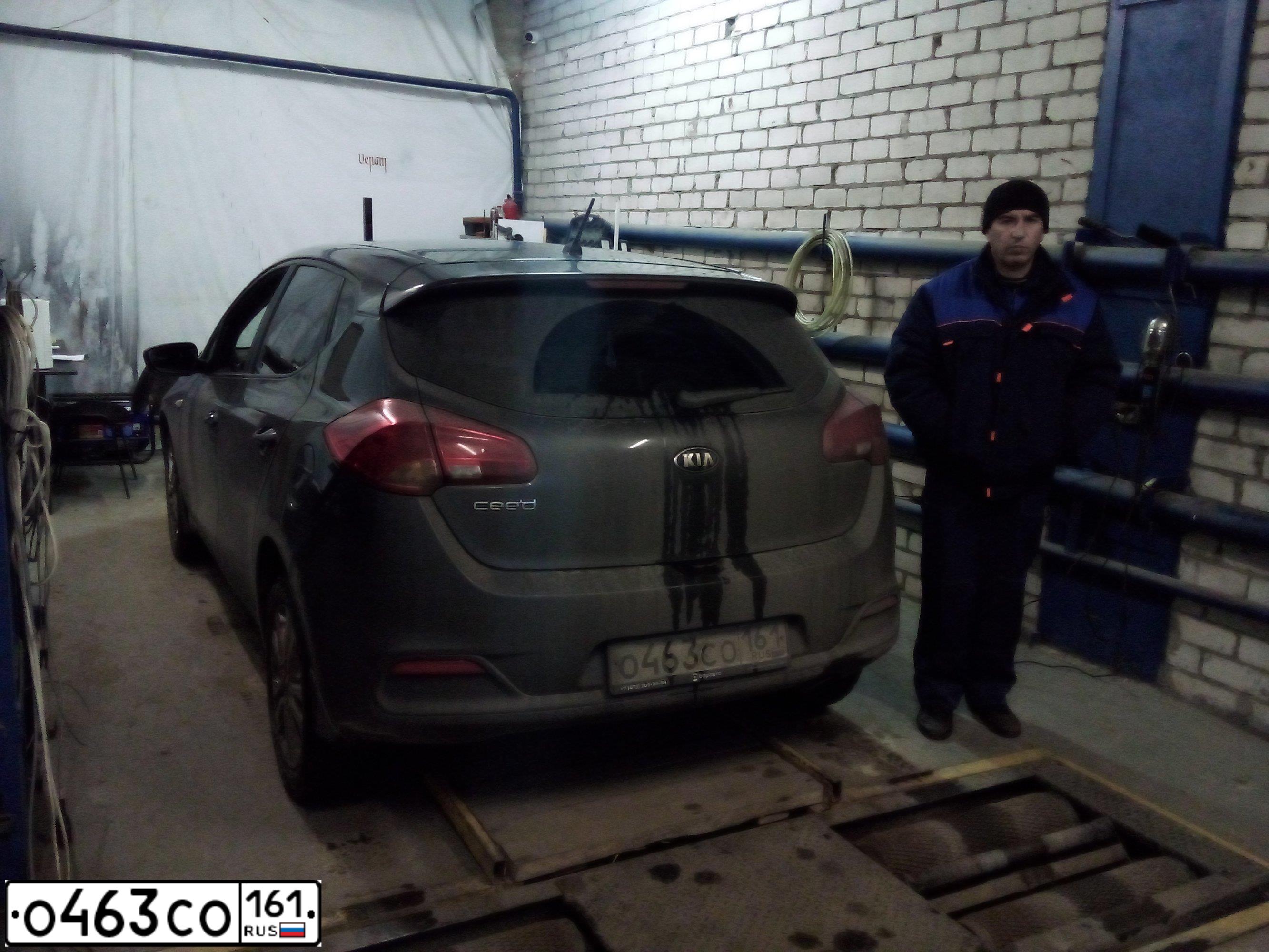 Фото автомобиля KIA CEE'D, 2014 — госномер Н137ММ136. Цвет: СЕРЫЙ