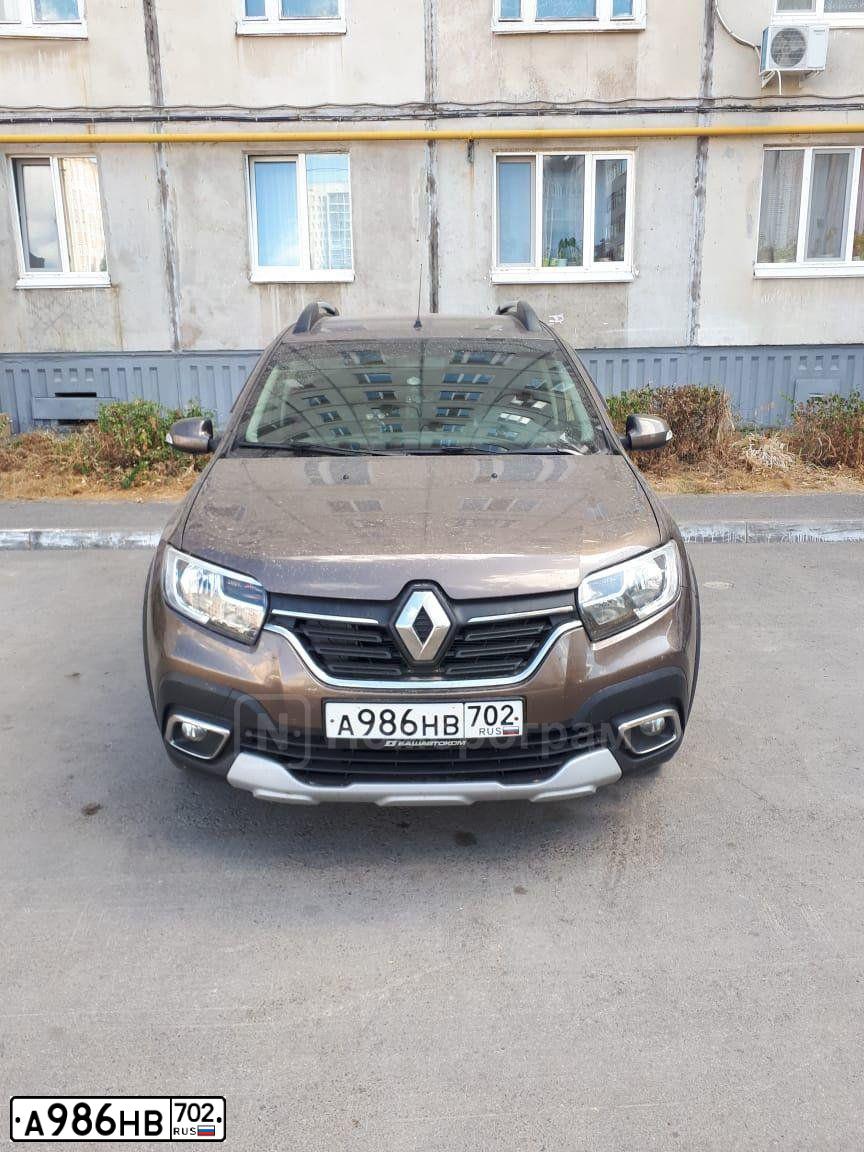 Фото автомобиля RENAULT SANDERO, 2020 — госномер А986НВ702. Цвет: Коричневый