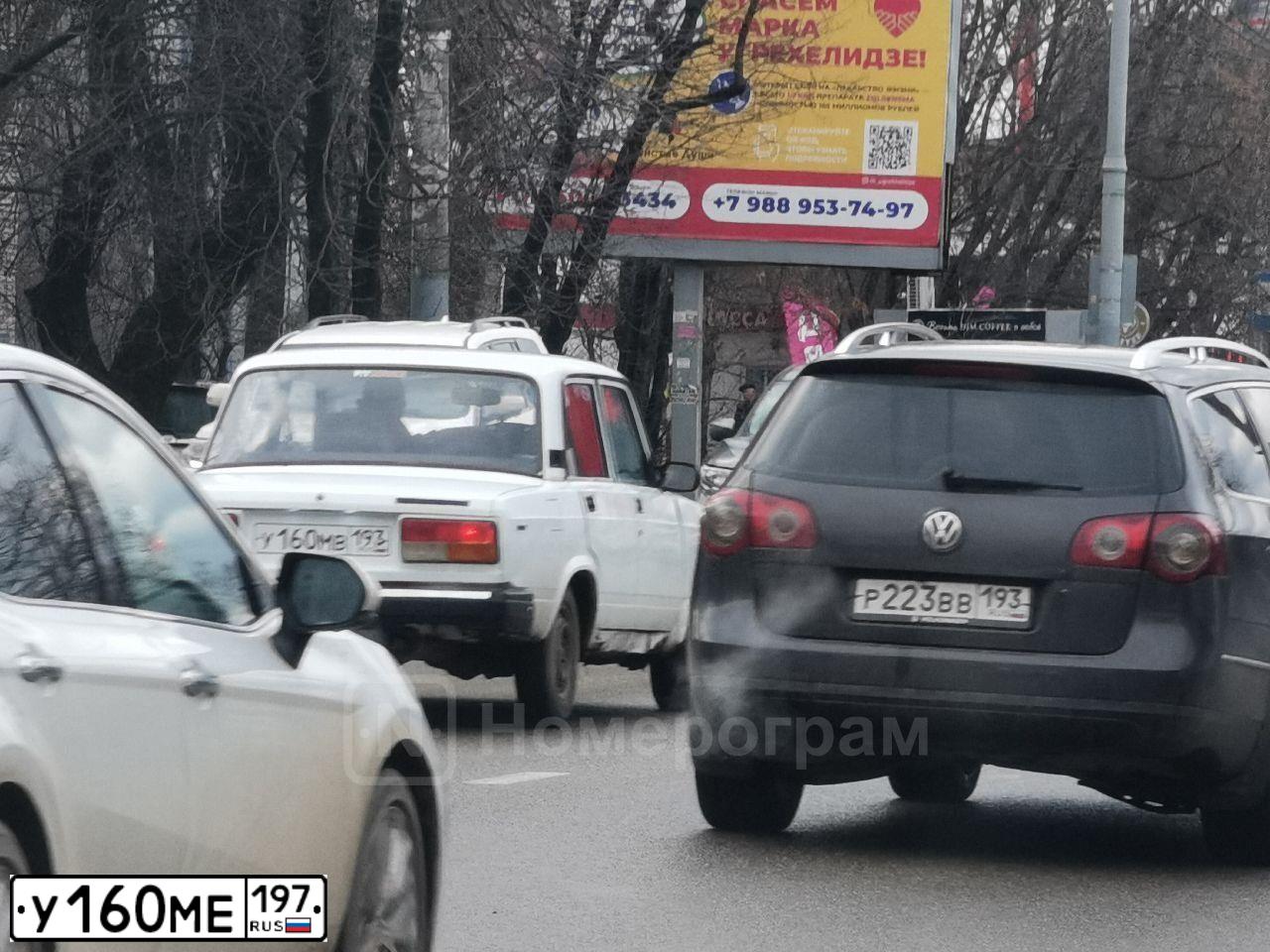 Фото автомобиля CHEVROLET LACETTI, 2010 — госномер Т319АЕ50. Цвет: КРАСНЫЙ