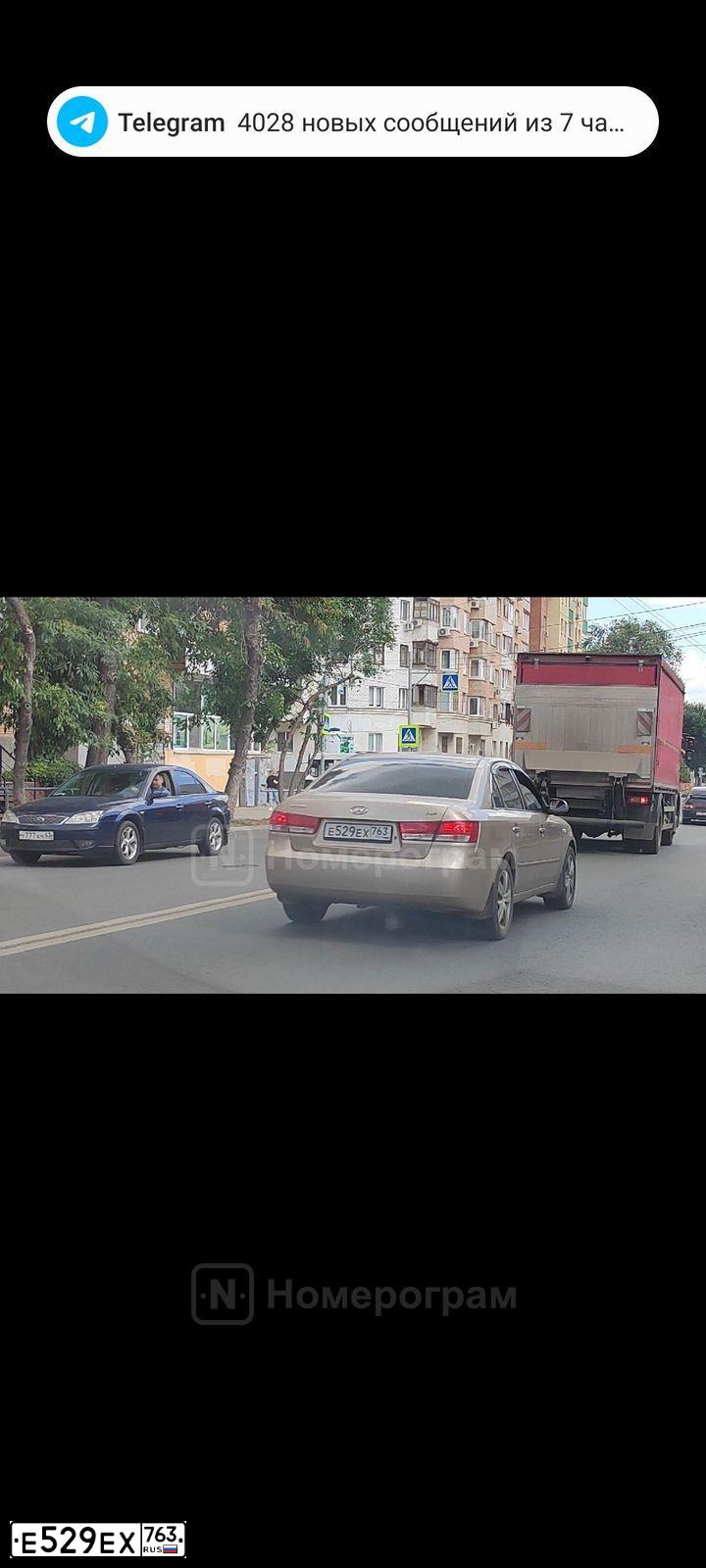 Фото автомобиля HYUNDAI SONATA, 2006 — госномер Е529ЕХ763. Цвет: БЕЖЕВЫЙ