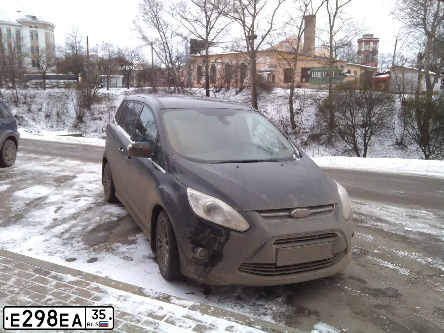 Фото автомобиля FORD FOCUS C-MAX, 2011 — госномер Т438СН76. Цвет: ЧЕРНЫЙ