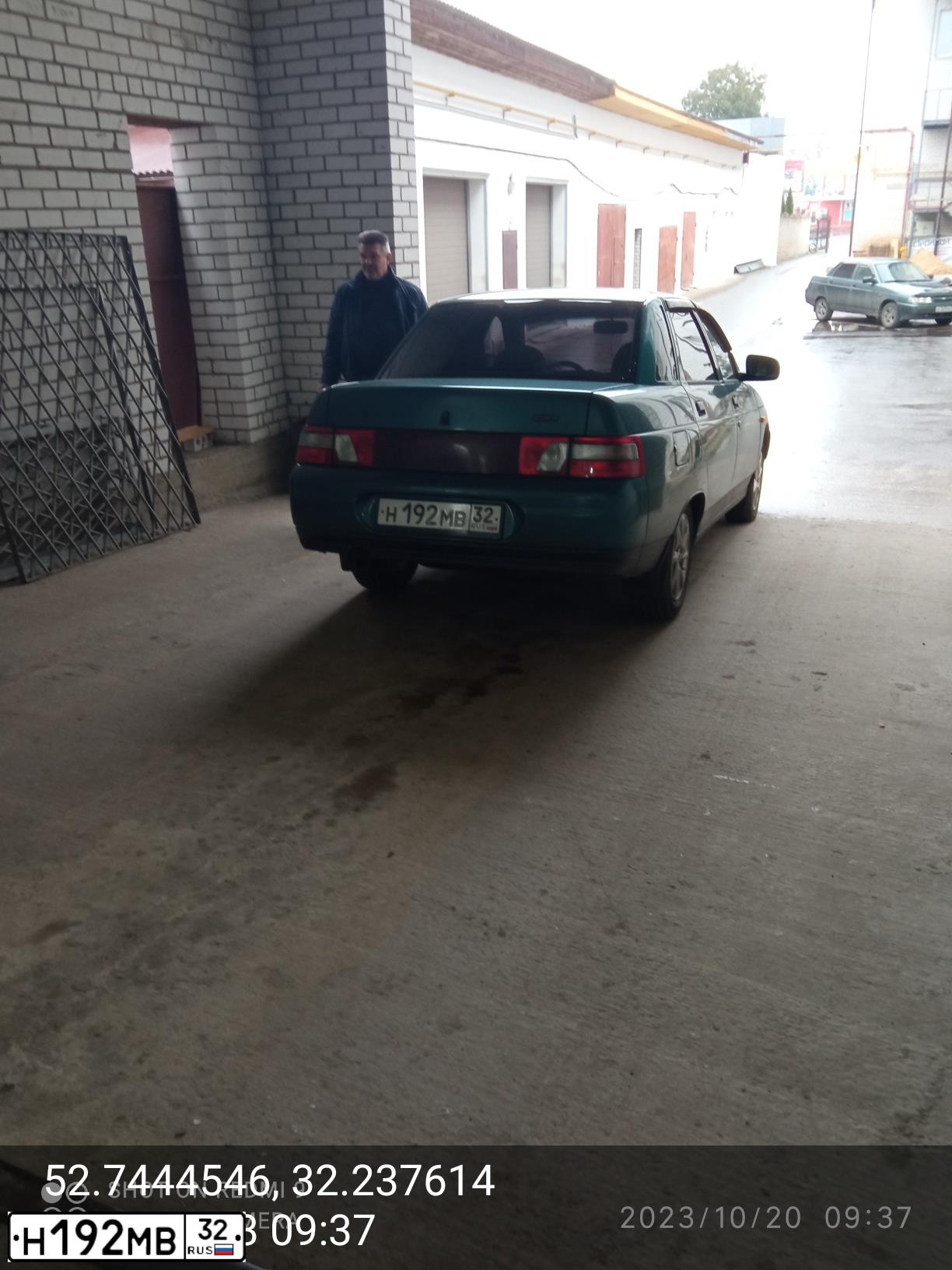 Фото автомобиля LADA 2110, 2001 — госномер Н192МВ32. Цвет: СЕРЕБРИСТО-ЗЕЛЕНЫЙ