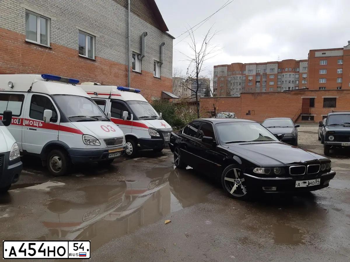 Фото автомобиля UAZ Z 3163 PATRIOT, 2012 — госномер А454НО54. Цвет: АВАНТЮРИН МЕТАЛЛИК