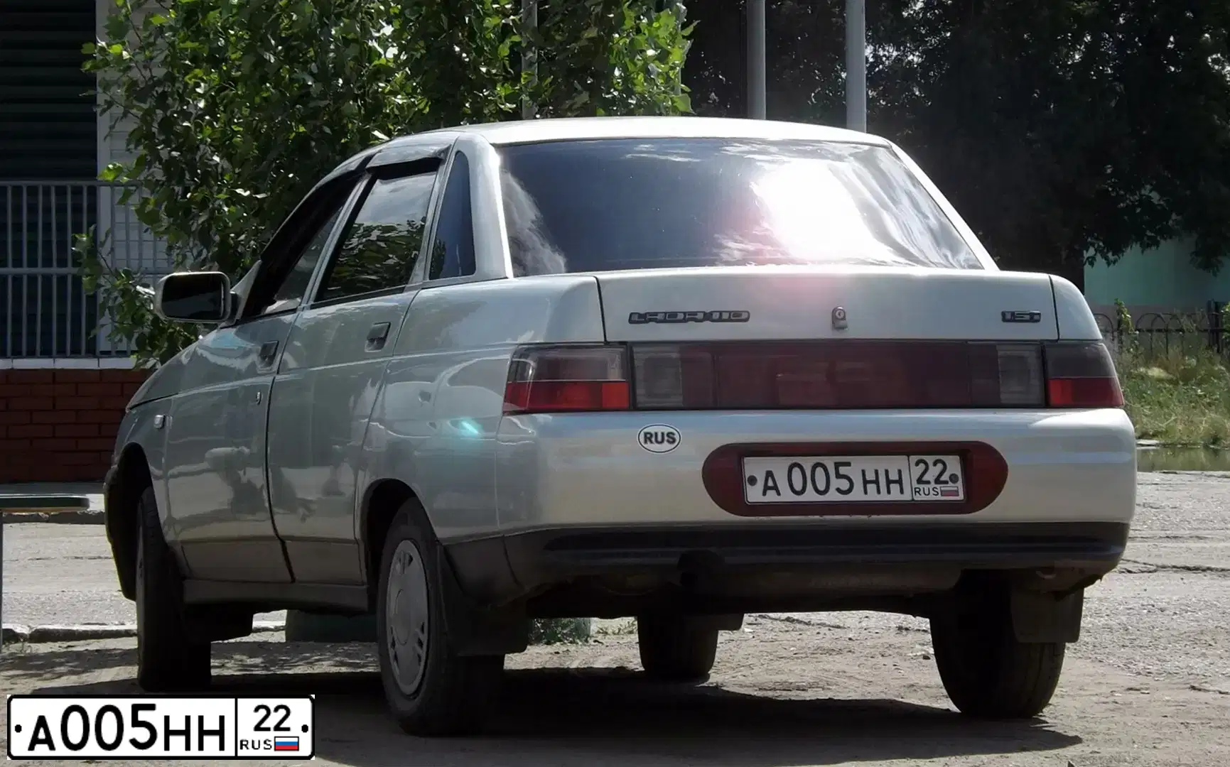 Фото автомобиля LADA 2110, 1998 — госномер К517МС122. Цвет: ЖЕЛТО-ЗЕЛЕНЫЙ