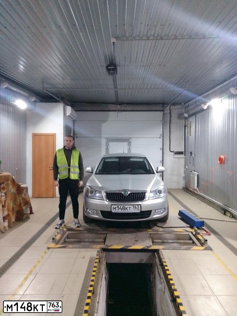 Фото автомобиля SKODA OCTAVIA, 2012 — госномер Е307ЕА156