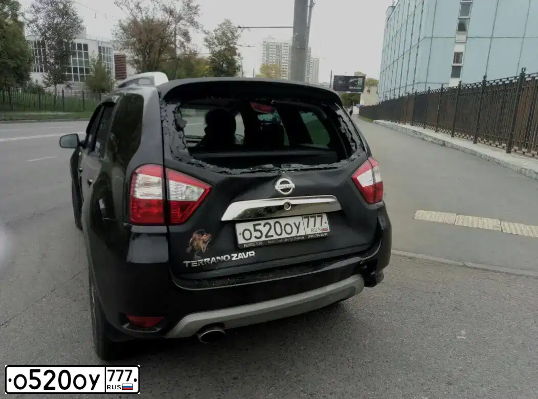 Фото автомобиля NISSAN TERRANO, 2015 — госномер Е694УК797. Цвет: ЧЕРНЫЙ