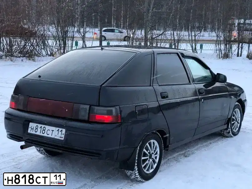 Фото автомобиля LADA 2112, 2005 — госномер Н818СТ11. Цвет: ГРАФИТОВЫЙ МЕТАЛЛИК