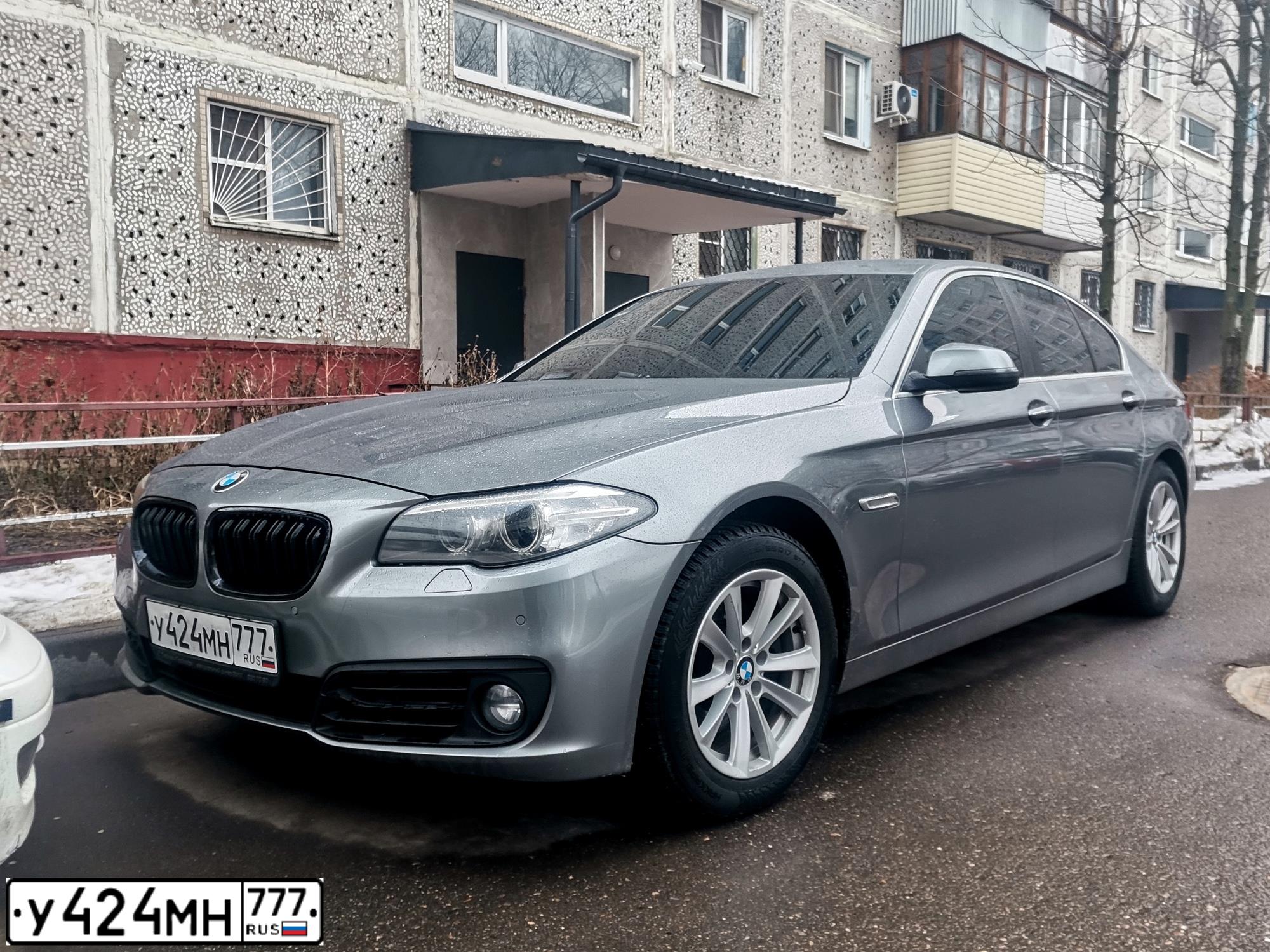 Фото автомобиля BMW 520I, 2014 — госномер Н596АС250