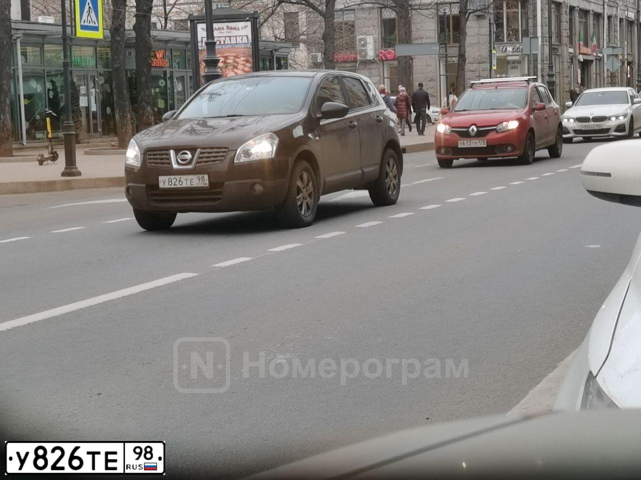 Фото автомобиля NISSAN QASHQAI, 2008 — госномер У826ТЕ98. Цвет: ЧЕРНЫЙ