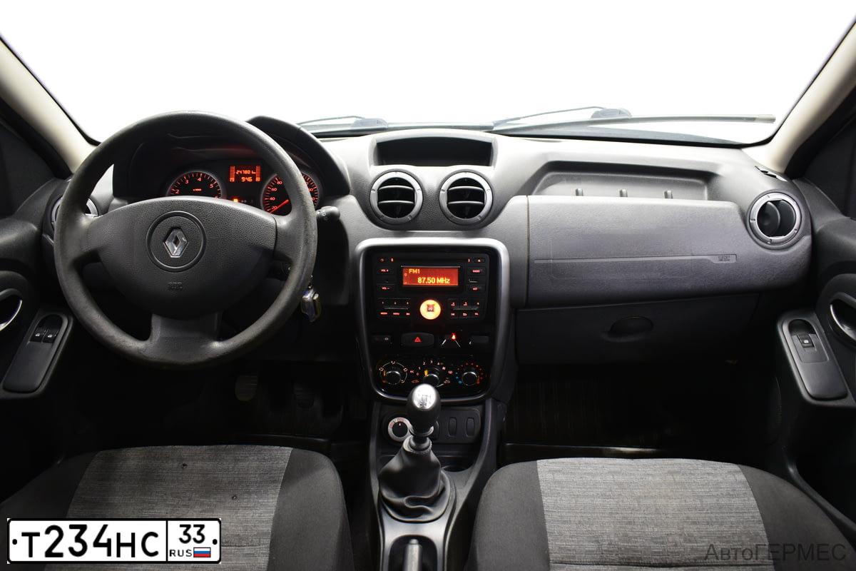 Фото автомобиля RENAULT DUSTER, 2013 — госномер С950МВ790. Цвет: Белый