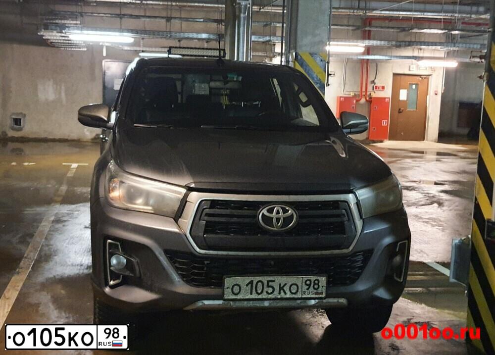 Фото автомобиля TOYOTA LANDCRUISER, 2011 — госномер О105КО98. Цвет: ЧЕРНЫЙ