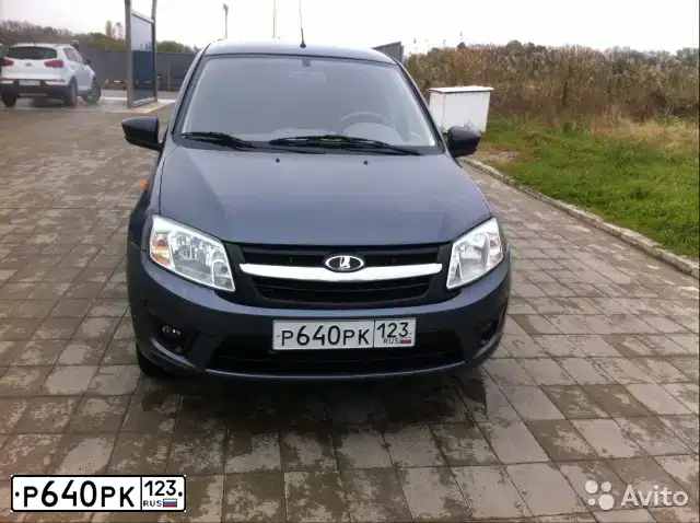Фото автомобиля LADA 2191 GRANTA, 2015 — госномер Р640РК123. Цвет: Серебристо-Тёмно-Серый