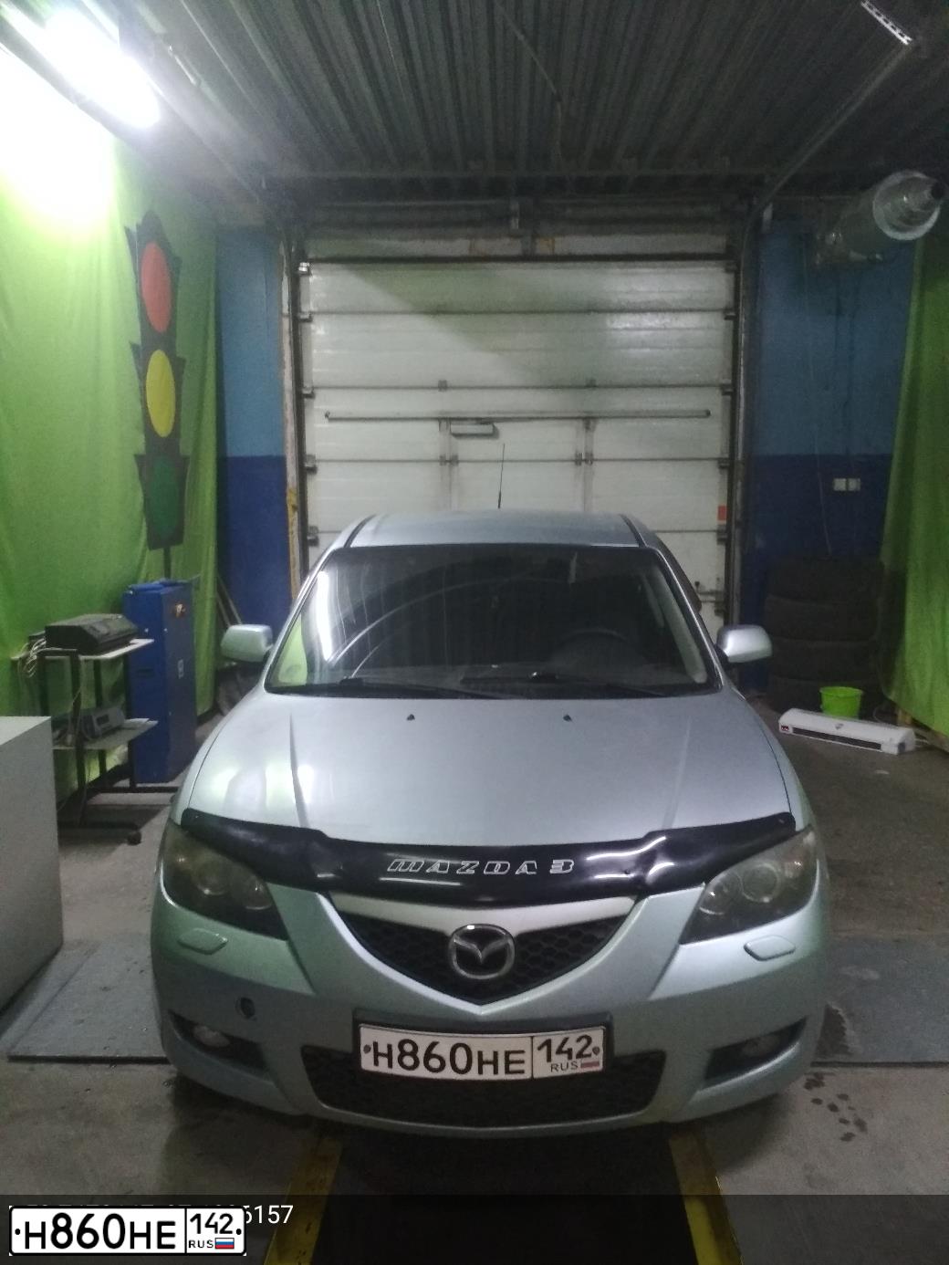 Фото автомобиля MAZDA 3, 2008 — госномер Н860НЕ142. Цвет: Серебристый