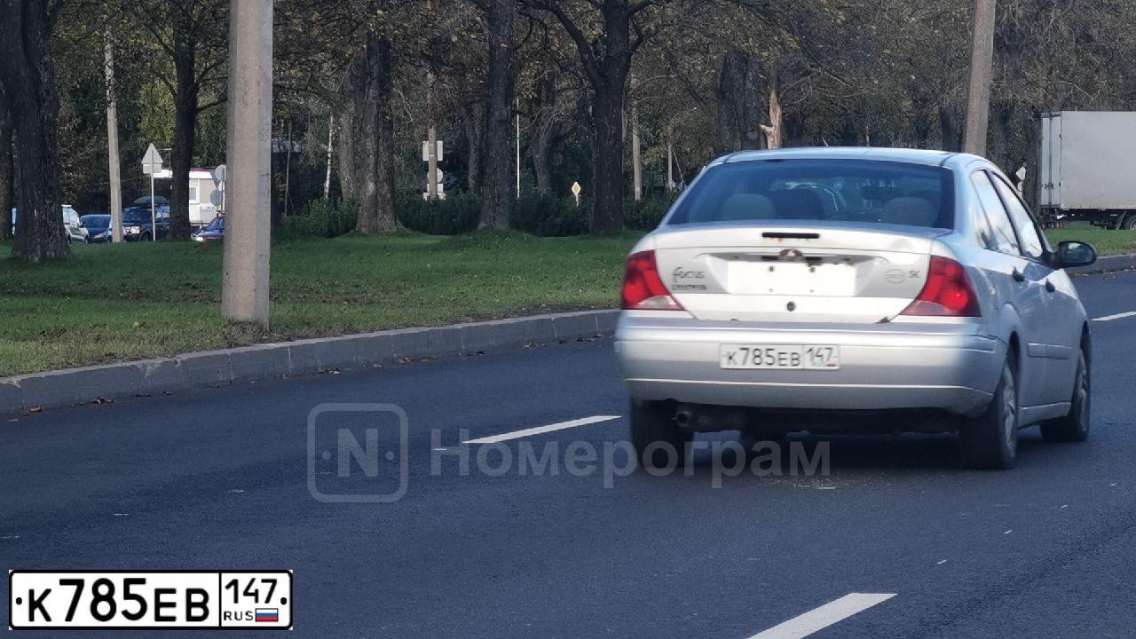 Фото автомобиля FORD FOCUS SE, 2001 — госномер К785ЕВ147. Цвет: СЕРЕБРИСТЫЙ