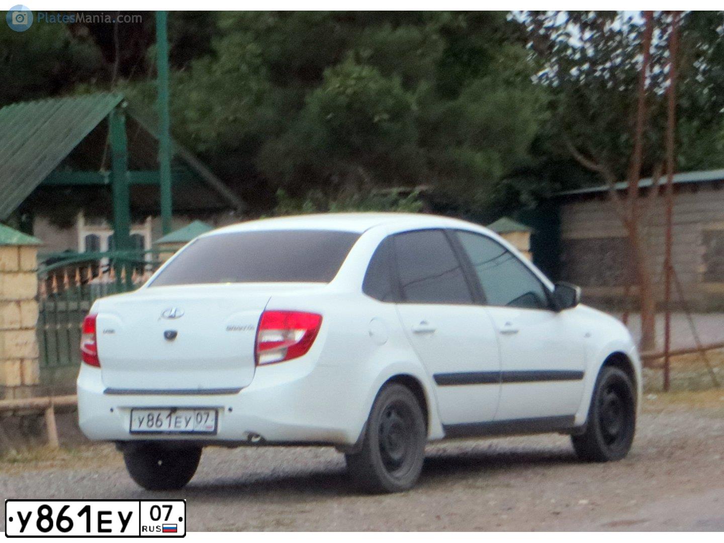 Фото автомобиля LADA 2190 GRANTA, 2015 — госномер У665ВХ05. Цвет: Белый