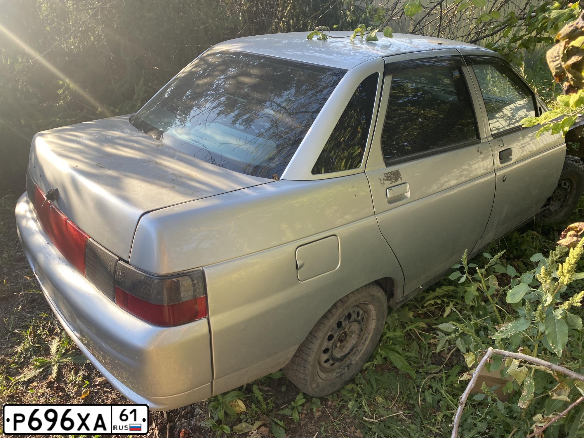 Фото автомобиля LADA 2110 LADA, 2006 — госномер Р696ХА61. Цвет: СВ.СЕРЕБР.МЕТАЛЛ