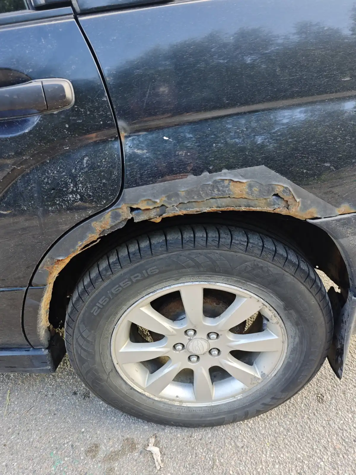 Фото автомобиля SUBARU FORESTER, 2007 — госномер М816СО76. Цвет: ЧЕРНЫЙ