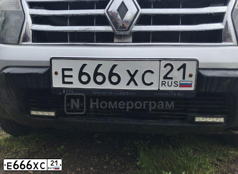 Фото автомобиля RENAULT DUSTER, 2013 — госномер Е666ХС21. Цвет: СВЕТЛО-СЕРЫЙ
